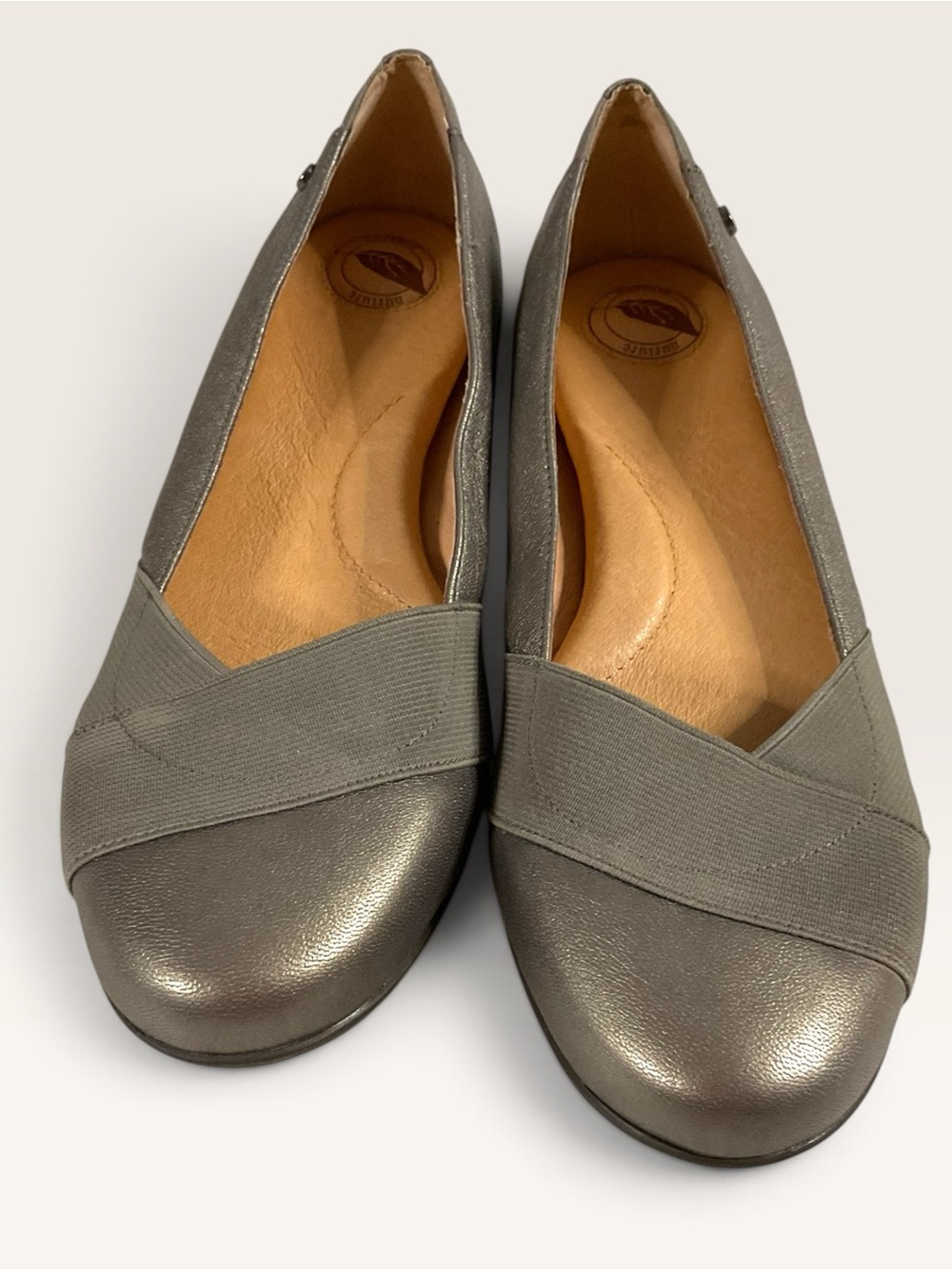 Nurture Gray Leather Classic Gray Women's Slip-On Flats Size 8M - Picture 6 of 8